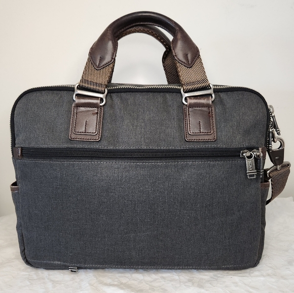 Tumi Messenger Laptop Bag Travel Set - Picture 3 of 16